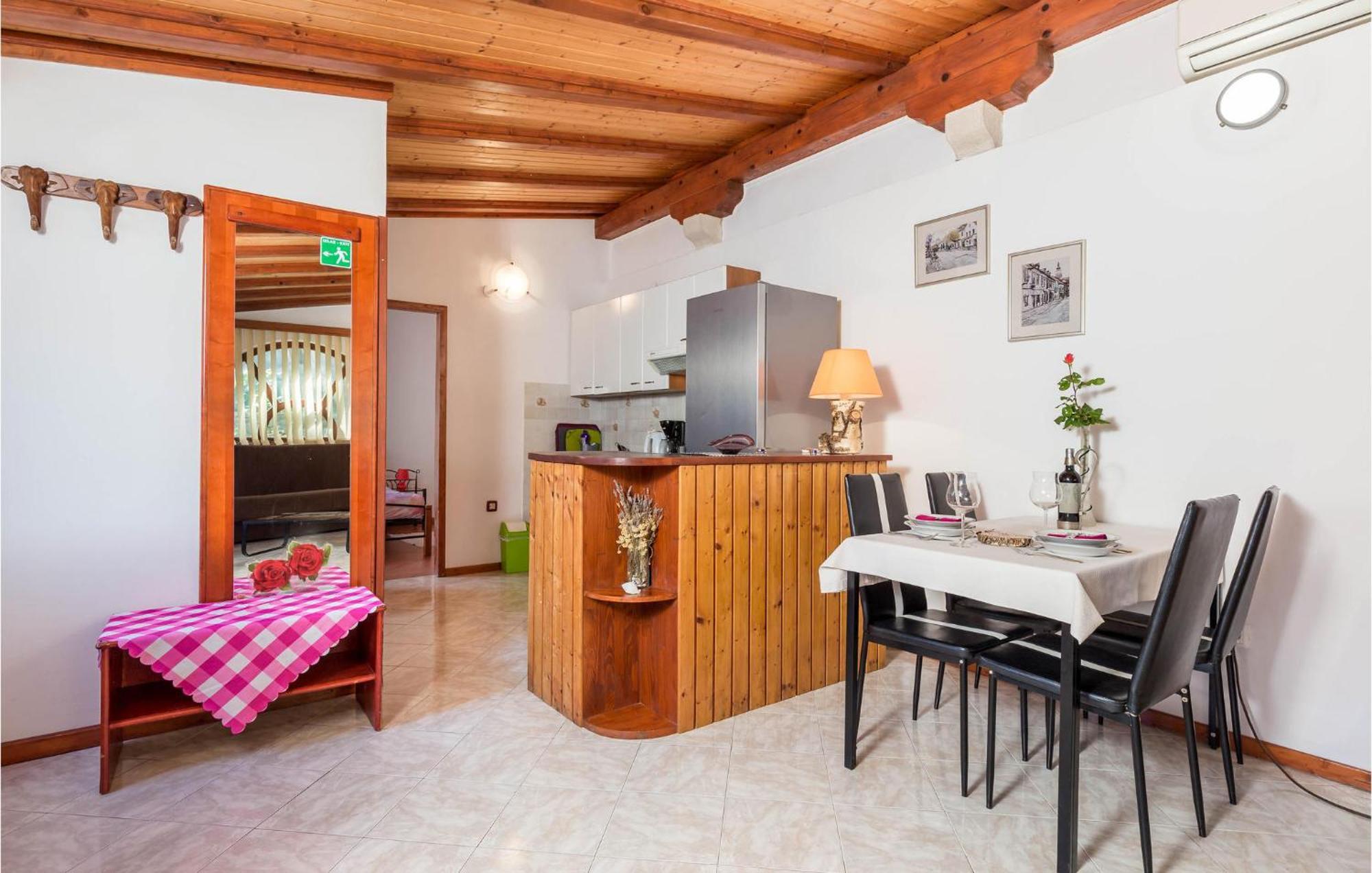 Awesome Home In Lussingrande Esterno foto