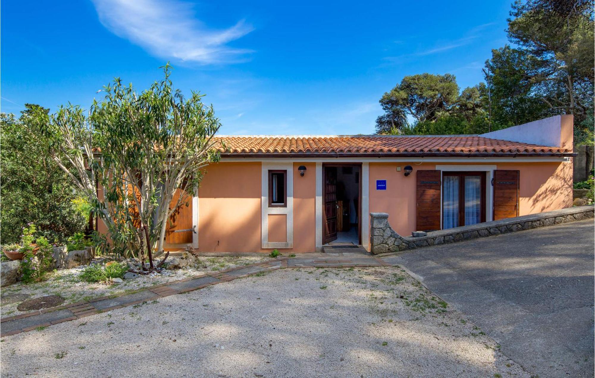 Awesome Home In Lussingrande Esterno foto