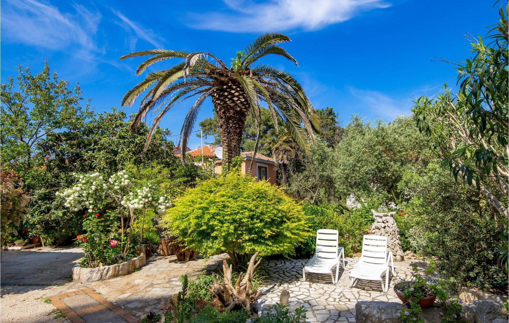 Awesome Home In Lussingrande Esterno foto