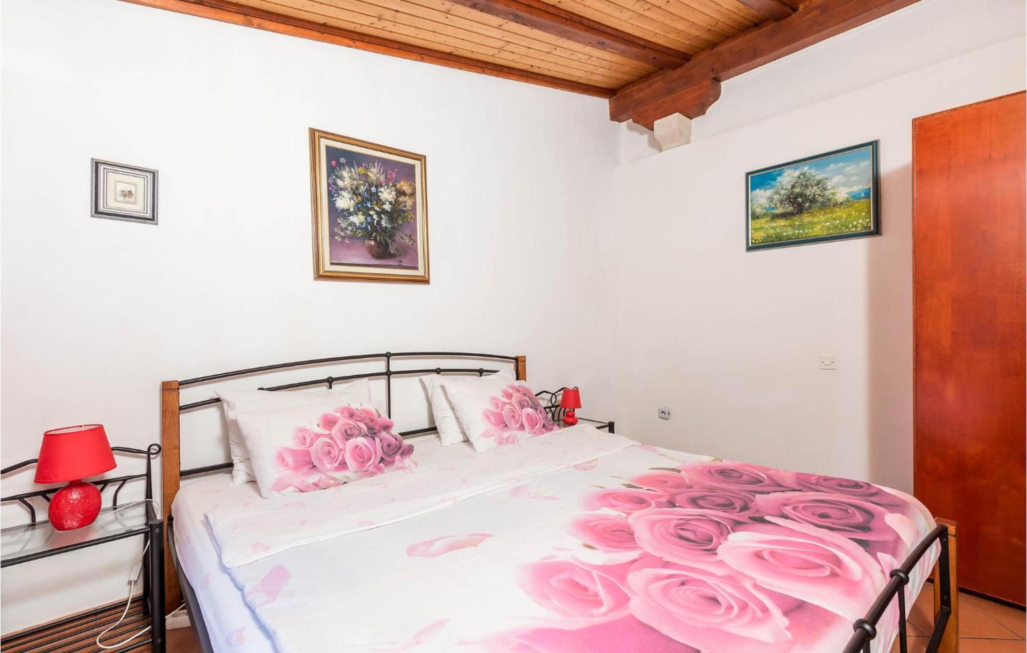 Awesome Home In Lussingrande Esterno foto