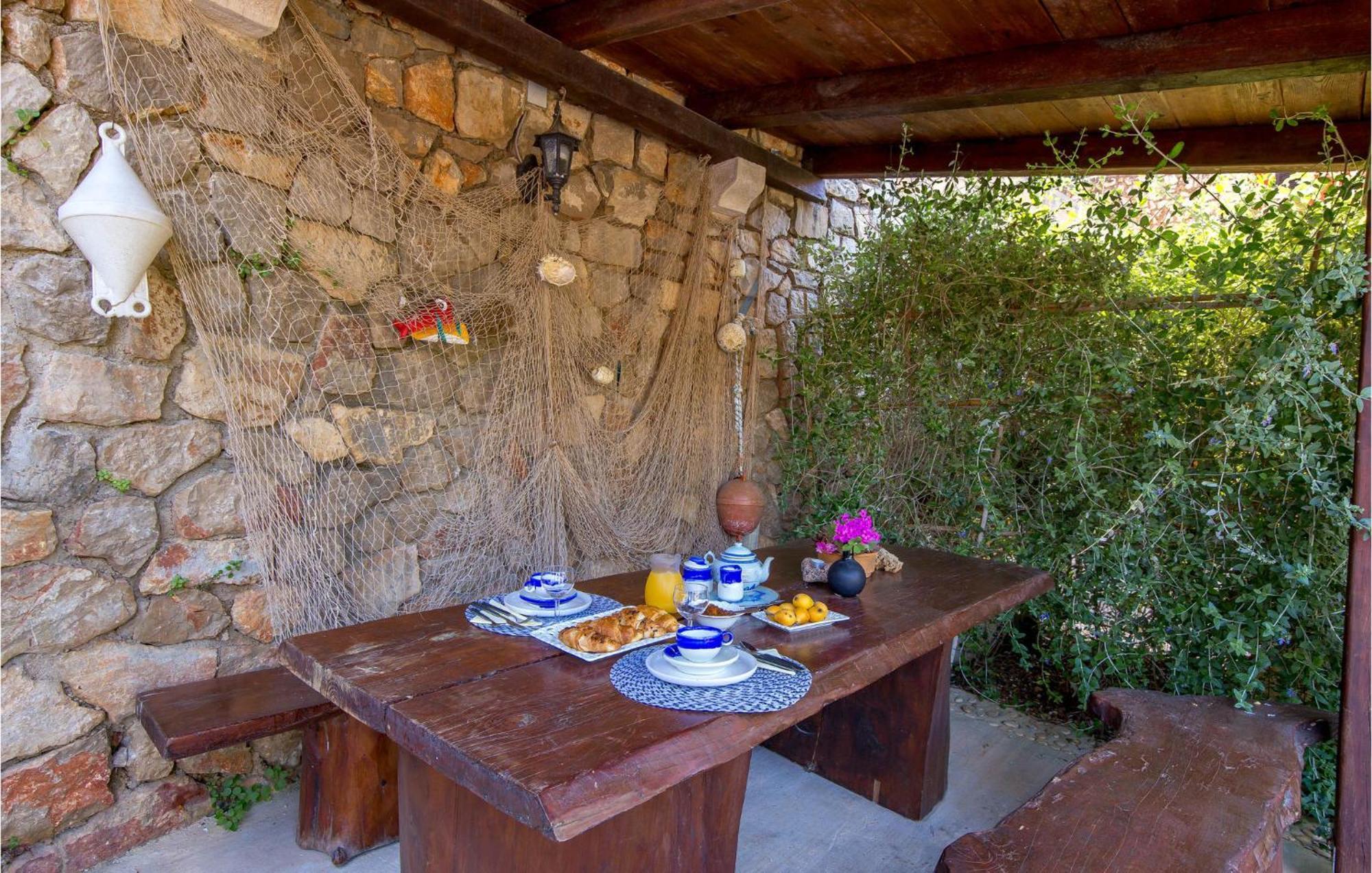 Awesome Home In Lussingrande Esterno foto