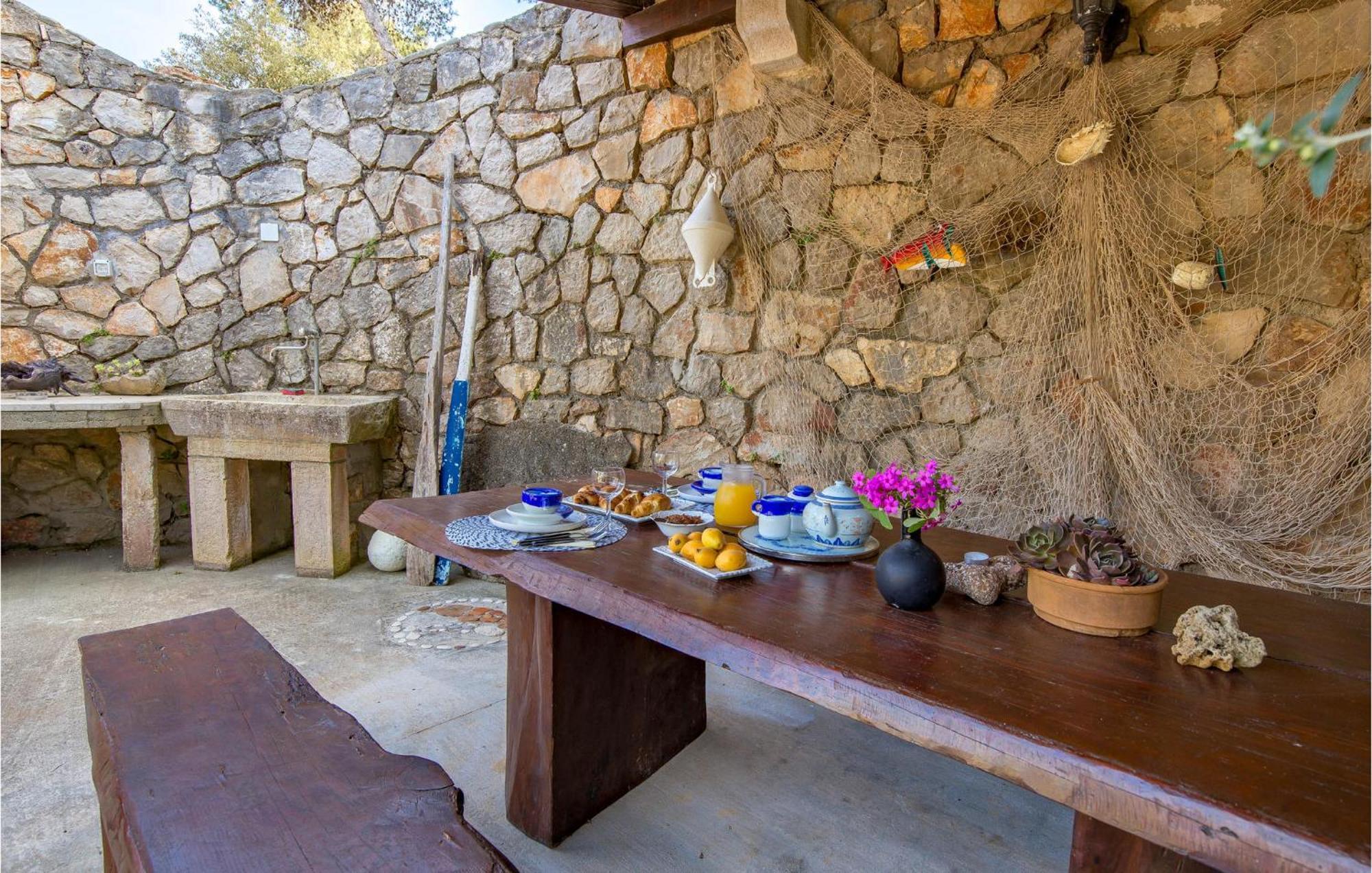 Awesome Home In Lussingrande Esterno foto