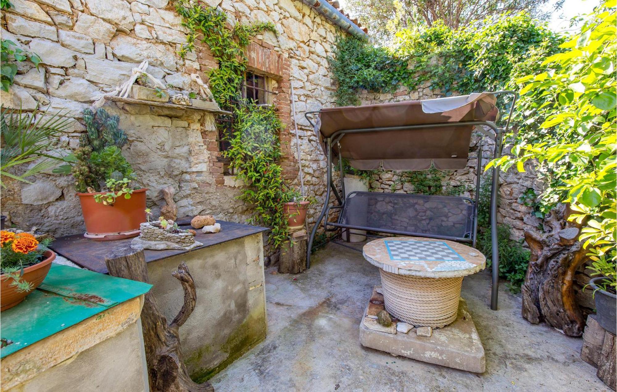 Awesome Home In Lussingrande Esterno foto